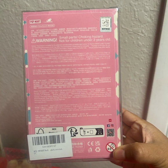 POP MART Labubu The Monsters Let’s Checkmate Series Vinyl Doll - Picture 2 of 3